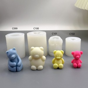 แม่พิมพ์ซิลิโคนรูปหมีน้อยสำหรับทำเทียนหอม DIY รูปสัตว์ หมีนั่ง สำหรับทำขนมและตกแต่งเค้ก - Product Image 1