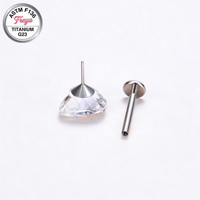 G23 Freya Body ASTM-F136 Titane Zircon en forme de cœur Anneau de piercing pour lèvre, Labret à dos plat sans filetage à enfiler, Bijou pour cartilage d'oreille