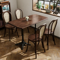Luxuriöses Hotel-Restaurant-Möbelset im Thonet-Stil: Gebogene Holzstühle und Massivholz-Rund-/Quadrattische für Gewerbliche Cafés