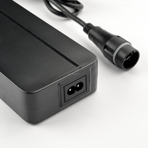 Chargeur rapide 42V 4A homologué CE FCC pour vélo électrique <span class=keywords><strong>Yamaha</strong></span> Intube 36V 17AH 630Wh avec prise EU US AU - Product Image 6