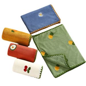 Serviette de Bain en Microfibre Corail Ultra Douce et Absorbante ChenJu, Séchage Rapide, Écologique, Motif Fruits Brodés, Vente en Gros - Product Image 2