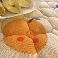 2025 hiver imprimé fruits lit matelas non tissé velours matelassé coussin pour usage domestique pour le commerce extérieur lait chaud vent couverture protecteur