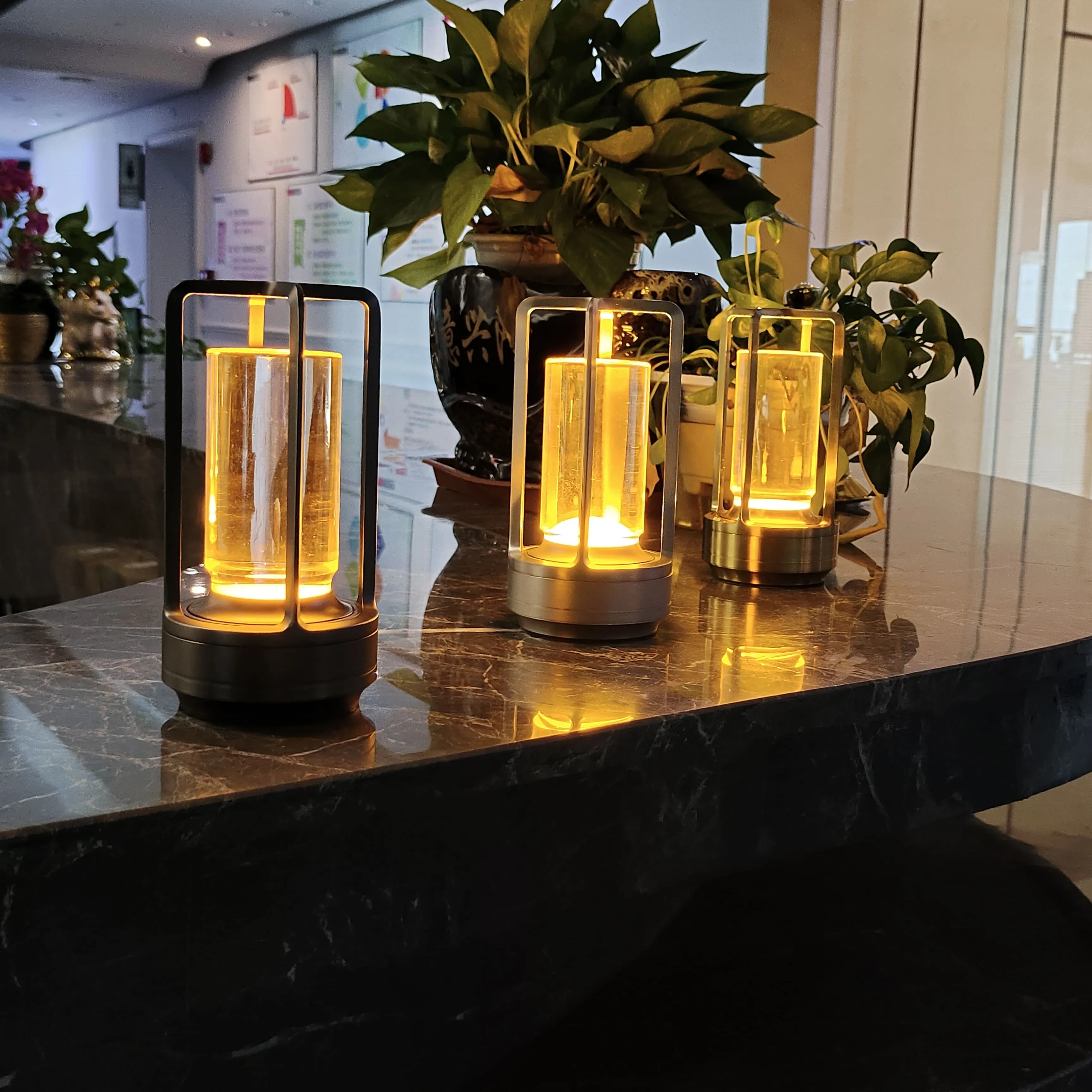 Nanhui cordless led table lamp battery waterproof hotel desk lamp restaurant luxury wireless bedside lamp