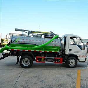 Camion d'assainissement à transmission manuelle 3-6 m³ de fabrication chinoise, utilisé avec un nettoyeur de canalisations à jet sous vide et un réservoir d'aspiration - Product Image 3