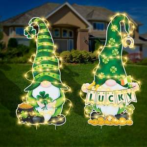 Panneau de jardin extérieur pour la Saint-Patrick avec lumières LED, décorant un lutin et un trèfle, parfait pour éclairer votre jardin - Product Image 3