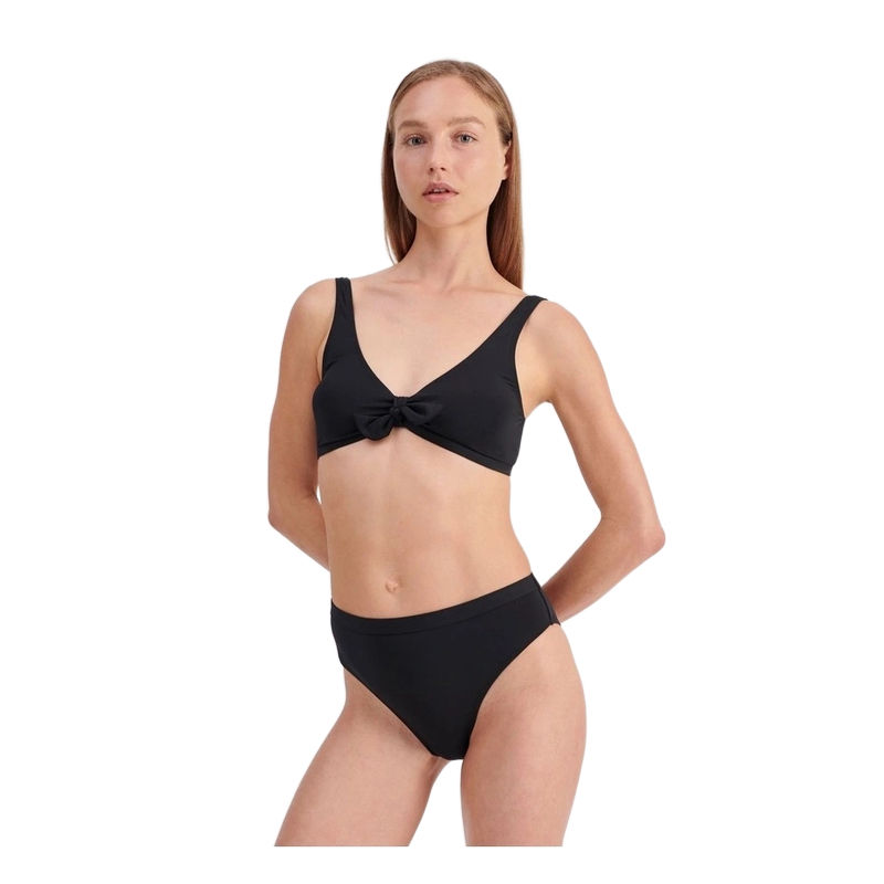 Offerte vecchie donne in bikini alla moda e accoglienti