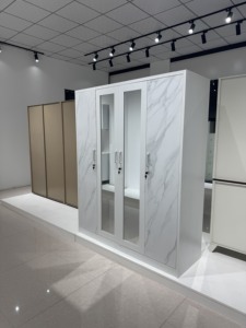 <span class=keywords><strong>Armadio</strong></span> moderno in acciaio Freestanding <span class=keywords><strong>armadio</strong></span> <span class=keywords><strong>con</strong></span> 4 porte <span class=keywords><strong>scorrevoli</strong></span> Design a <span class=keywords><strong>specchio</strong></span> vestiti appesi caratteristica camera da letto - Product Image 4