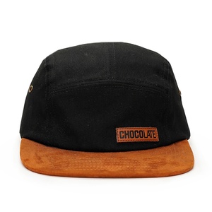 Casquettes de course non structurées personnalisées à 5 panneaux en coton et daim avec logo en cuir - Product Image 2