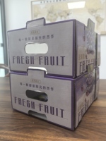 Boîte cadeau pliable en carton ondulé recyclable imprimée sur mesure avec poignée pour l'emballage de fruits frais (raisins, bananes, baies)