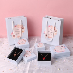 Lichtblauwe Eenvoudige Stijl Juwelendoos Voor Kettingen Oorbellen Armbanden Ringen-Custom Logo Papieren Geschenkverpakkingen Inbegrepen - Product Image 3