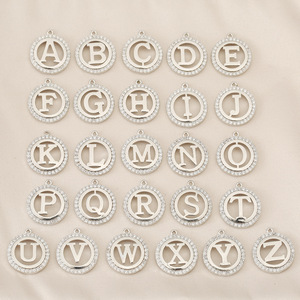 Ciondoli Personalizzati <span class=keywords><strong>a</strong></span> Cuore in Moissanite con Lettere Grandi di Lusso L J <span class=keywords><strong>R</strong></span> D 2 Lettere per Bracciali e Borse - Produttori OEM Personalizzabili - Product Image 3