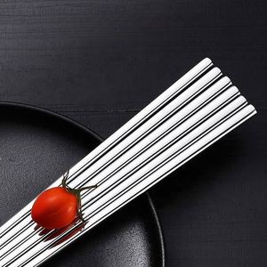 ตะเกียบสแตนเลส 316 คุณภาพพรีเมียม - อุปกรณ์สำหรับใช้ในบ้าน ร้านอาหาร และเป็นของขวัญ  ไม่ลื่น ทนความร้อน ช้อนส้อมแบบเอเชีย - Product Image 4