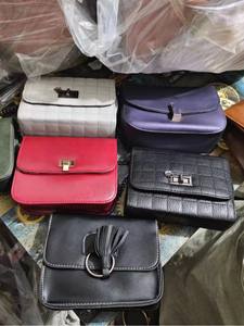 Proveedor Mayorista 2025 de Pacas de Lujo de Bolsos de Marca de Segunda Mano para Dama, Totalmente Nuevos y de Calidad Superior - Product Image 3