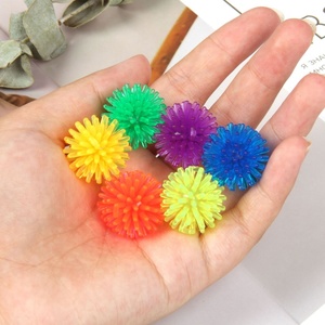 Otros Juguetes Novedosos y Divertidos, Mini Pelota de Yoga de 2.5cm con Forma de Erizo, Pelota de Masaje para Pies, Pelota de Masaje Burr Arbutus, Juguete para Aliviar el Estrés - Product Image 3