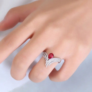 Anello di fidanzamento a goccia per donna, elegante gioiello da dito per matrimonio - Product Image 2