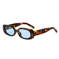 Lunettes de soleil vintage effet écaille de tortue, ovales étroites, pour femmes et hommes, verres UV400, style années 90, lunettes de soleil rectangulaires tendance, style streetwear KD3947