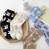 Nouvelles chaussettes d'hiver pour femmes : chaussettes épaisses avec des dessins animés et des animaux mignons, chaussettes mi-mollet