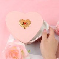 Boîte à bijoux romantique en forme de double cœur pour la Saint-Valentin et les anniversaires, finition mate, doublure en velours, peinture au toucher agréable, pulvérisation