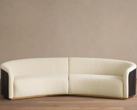 Canapé modulaire incurvé en tissu bouclé, sectionnel demi-lune avec côtés en lattes de bois et base en laiton pour salon