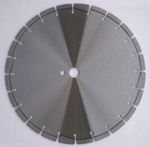 Lame de scie segmentée de 14 pouces (350 mm) de qualité industrielle, soudée au laser et à haute fréquence, pour la découpe du béton, de l'asphalte et des pavés - Product Image 3