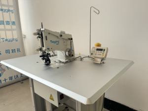 Macchina Pneumatica per Etichettatura con Filo di Cotone, Macchina per Applicazione Etichette a Nodo per Calze, Guanti e Biancheria Intima - Product Image 6