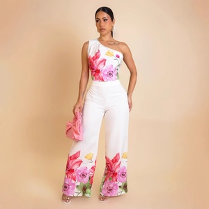 Elegante conjunto de dos piezas estampado de verano con hombros asimétricos y pantalón de pierna ancha, mono elástico estilo casual para mujer - Product Image 3