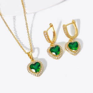 Conjunto de Joyería de Moda, Collar y Aretes, Chapado en Oro, con Circonitas, Aretes y Collares con Corazón Rojo para Mujer - Product Image 4