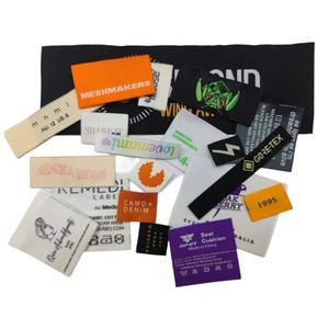 Etiqueta Tejida Cuadrada de Poliéster Ecológica Promocional con Logotipo de Marca, Etiqueta de Cuidado de Lavado Personalizada de Satén, Etiquetas en Relieve 3D para Calcetines - Product Image 1
