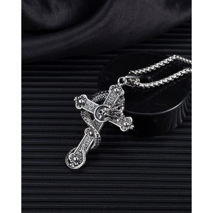 Nouveau Collier Homme Vintage en Acier Titane avec Pendentif Croix Crâne et Dragon Enroulé, Style Hip Hop Personnalisé - Product Image 5