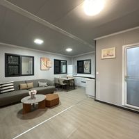 Ces maisons conteneurs pliables offrent une installation rapide, une étanchéité, un confort, une sécurité et des couleurs personnalisables.