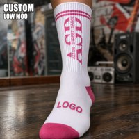 Chaussettes blanches personnalisées avec logo, motif graphique ADA rose et texte de danse urbaine pour équipes de danse scolaire (vente en gros)