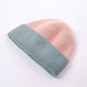 หมวกบีนนี่อะคริลิคสองสีแบบขายส่ง ออกแบบโลโก้ได้ตามต้องการ ขอบหมวกถักแบบเรียบ สำหรับฤดูหนาว อุ่นสบาย ลายพราง โบว์  ใส่ได้ทุกวัน ชายหาด - Product Image 2