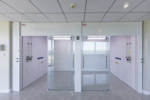 Campana de Extracción de Humos Personalizada de Gran Tamaño, Marca Británica Mach-Aire Design, Modelo TL-2-8, para Uso en <span class=keywords><strong>Laboratorios</strong></span> <span class=keywords><strong>Farmacéuticos</strong></span>, Escolares y Hospitalarios, ASHREA-110 - Product Image 3