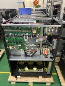 UPS en Línea de 20KVA 40KVA 80KVA con PoE, Rack Industrial para Aplicaciones Médicas de Baja Frecuencia, UPS Trifásico de 100KVA 200KVA - Product Image 5