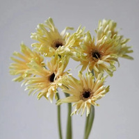 Grosir berbagai gaya tunggal Mini krisan rangkaian bunga sutra buatan krisan Gerbera untuk wisuda