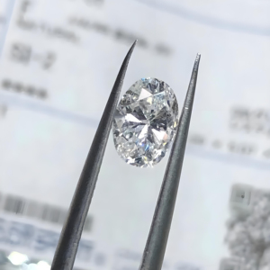 Diamante Suelto de Laboratorio Talla Brillante Ovalada y Talla Brillante Ovalada Modificada con Certificado IGI para Anillo de Compromiso - Product Image 1