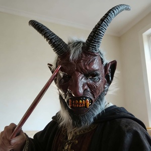 Máscara de Látex Clásica Estilo <span class=keywords><strong>Demonio</strong></span> del Oeste para Fiesta de Halloween con <span class=keywords><strong>Cuernos</strong></span>, Piel Arrugada Roja, Colmillos Amarillos y Barba Blanca - Product Image 3