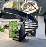Escalier courbé sur mesure OEM avec design contemporain, marches en bois/métal/marbre et diverses options de balustrades pour l'intérieur