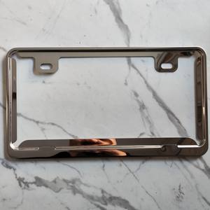 Marco de Matrícula Personalizado de Fábrica / Soporte de Matrícula Antirrobo y Resistente a la Manipulación, Suministro Directo - Product Image 6