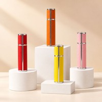 Flacon de parfum de voyage 10 ml en cuir PU, atomiseur portable rechargeable pour parfum, toner, ou comme cadeau