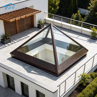 Fenêtre de toit triangulaire fixe en alliage d'aluminium avec moustiquaire pliante en acier inoxydable, design moderne pour usage hôtelier