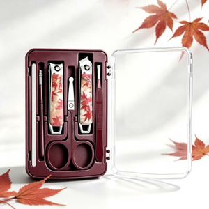 Ensemble de manucure et pédicure Maple Leaf, kit de soin des ongles 6 pièces, outils de toilettage en acier inoxydable avec étui pour la maison et les voyages - Product Image 1
