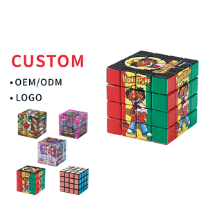 HoneyPuff 4x4 Rubik Cube Grinder, broyeur à tabac portable en plastique avec couvercle et engrenages - Product Image 1