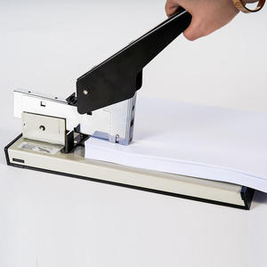 <span class=keywords><strong>Agrafeuse</strong></span> <span class=keywords><strong>manuelle</strong></span> <span class=keywords><strong>professionnelle</strong></span> en métal robuste de 100 feuilles avec capacité de 1000 agrafes pour usage industriel et bureautique, modèle STARPRINT Throat - Product Image 2