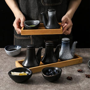 Salsa de soja de cerámica japonesa y botella de vinagre Sushi Salsera para hoteles y restaurantes - Product Image 5