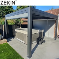 Pergolas et gazebos en aluminium à toit fixe à persienne rétractable moderne Zekin Designs extérieurs pour patios