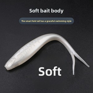 Paquete de 5 Señuelos de Pesca Flotantes de Dos Colores de 14 cm y 10 g, Señuelo de TPR con Cola Bifurcada y Silenciador, <span class=keywords><strong>para</strong></span> Pescar Pargo, <span class=keywords><strong>Trucha</strong></span>, Lucio en Ríos y Lagos - Product Image 4