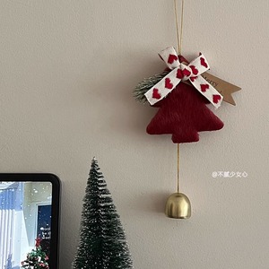 Ornement en peluche pour arbre de Noël avec cloche, décoration suspendue en tissu rouge pour décorations murales de Noël - Product Image 4