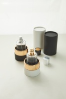 Échantillon gratuit Bouteille de parfum de marque de luxe 50ml 100ml Paquet de boîte-cadeau magnétique à double porte Emballage en papier cadeau personnalisé avec boîte