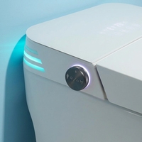 Cuvette de toilette intelligente blanche en céramique électrique avec bidet intégré, allongée, à siphon en S, chasse d'eau à jet intelligent et télécommande